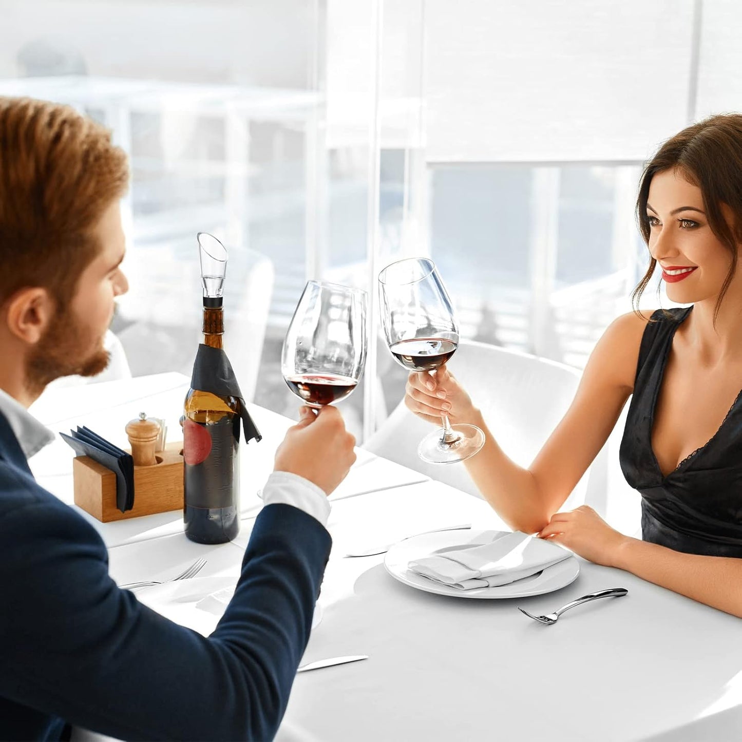 6 Piece Black Wine Pourers with Conical Silicone Stopper Silicone Seal and Aeration Function