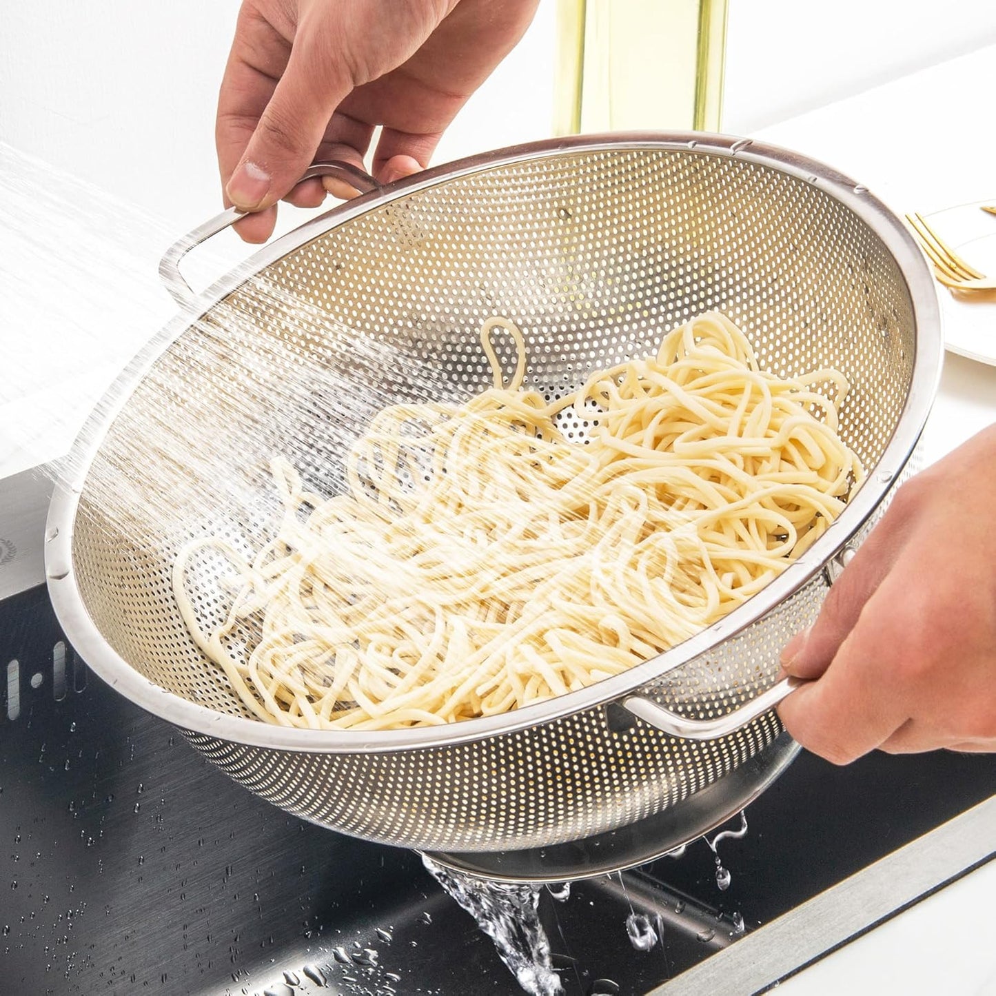 Colander Stainless Steel 3-Quart, Kitchen Strainer for Pasta, Fruits Vegetables, Dishwasher Safe