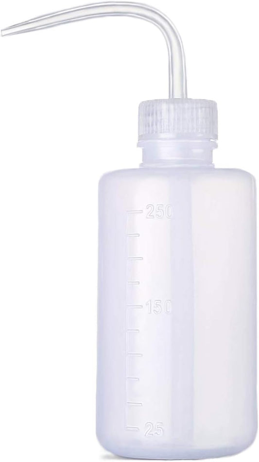 Squeeze Bottle Plant Watering Bottle 250ml 8oz Small Wash Bottle Squeeze Plastic Small Watering Can for Indoor Plants Succulent Watering Can (1pc)