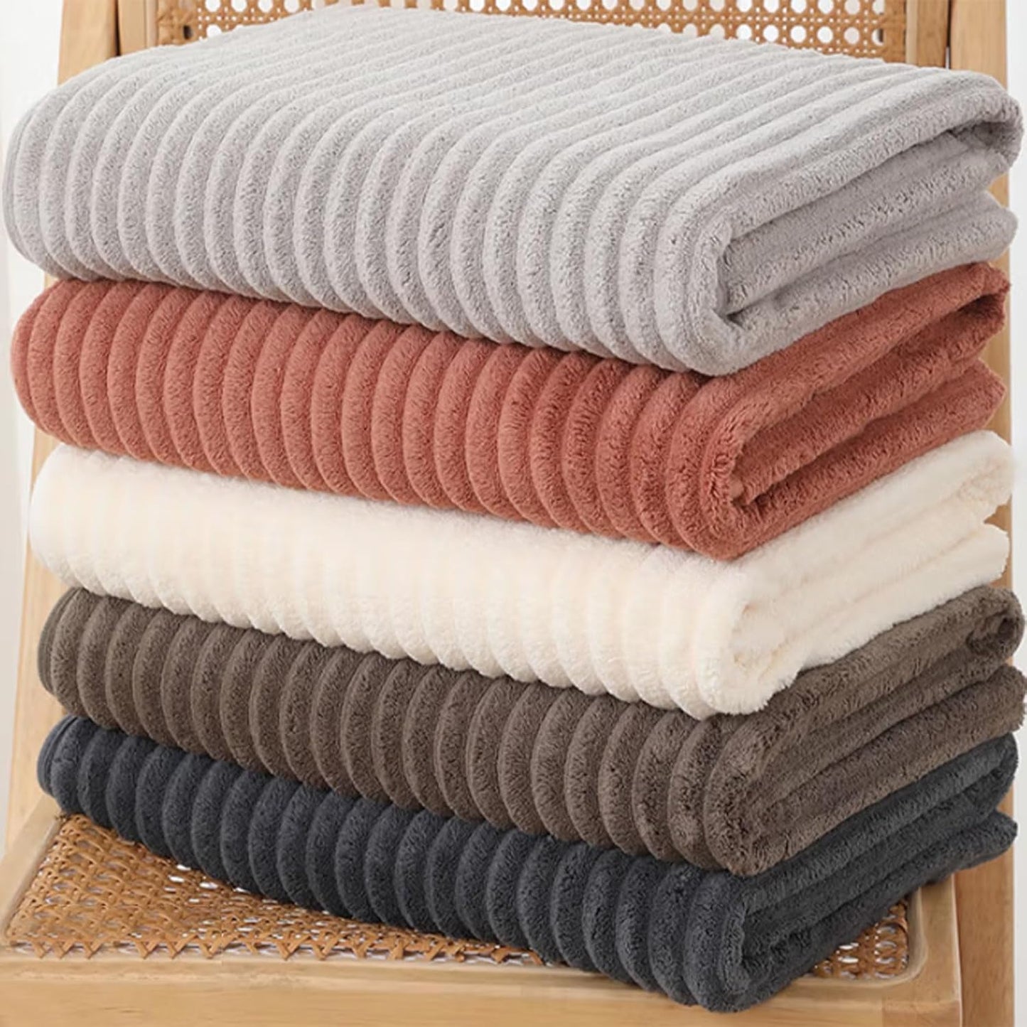 Luxury 4-Piece Quick-Dry Bath Towel Set 27.5X 55 Inches – Ultra Soft Microfiber for Bathroom, Bar, Pool, Gym & Travel – Elegant Twill Design