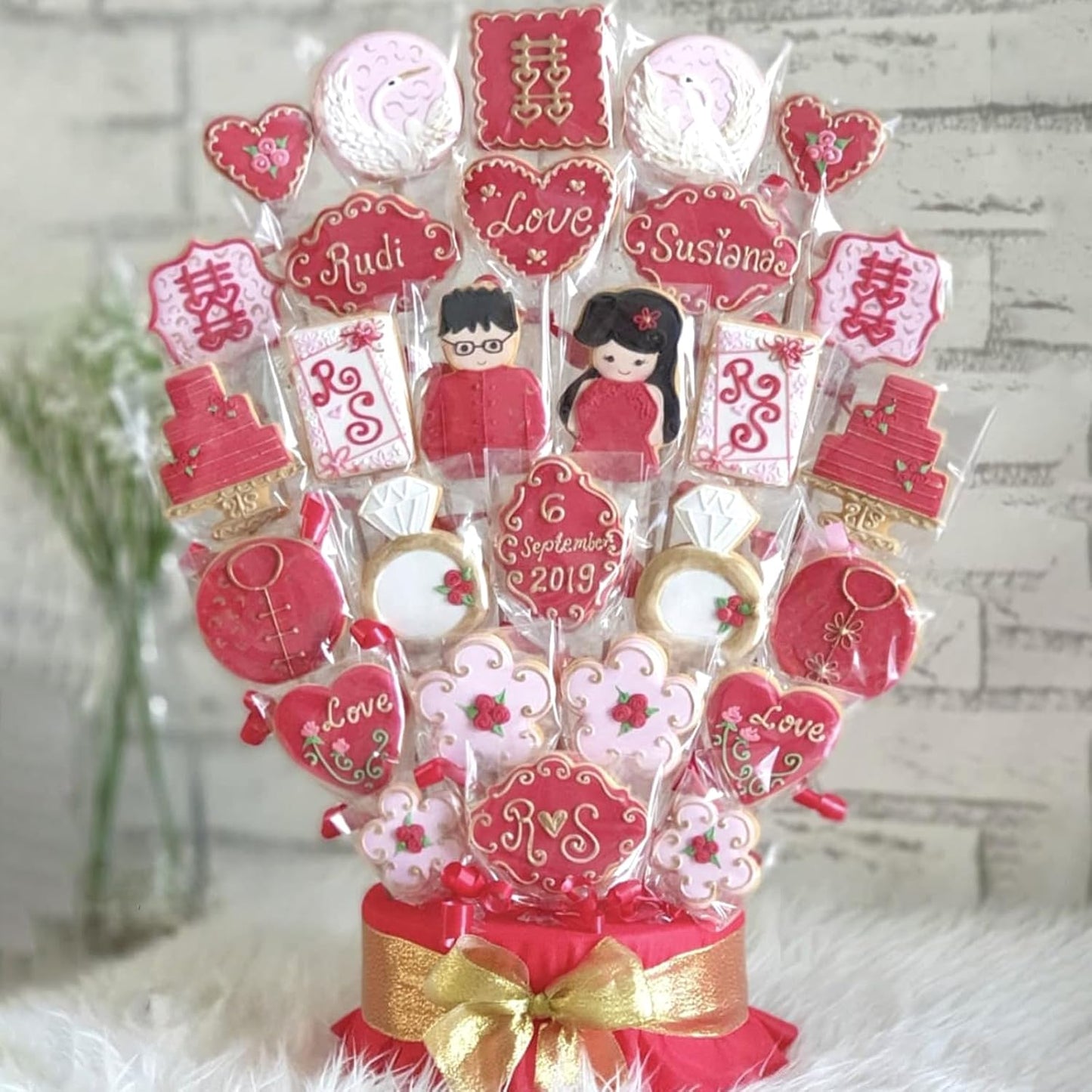 100Pcs 4 x 6 Inch Clear Cellophane Bags for Cookies, Rice Krispie Treats, Macarons, Brownies, Soap, Chocolate Truffles, Candy - Ideal for Wedding & Birthday Party Favors