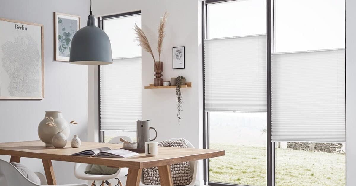 Petluno Pleated Blind Klemmfix No Drilling 35x100cm (WxH) White Venetian Blind Privacy Protection Sun Protection Easyfix Pleated Roller Blind Blackout and Light Filtering Modern Pleated Blind for Windows & Doors B25 x H80 cm