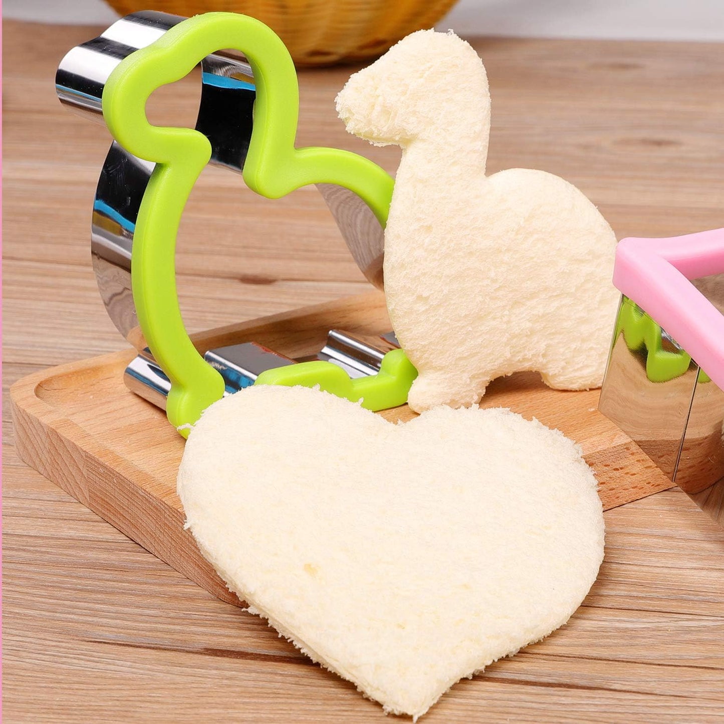 Stainless Steel Sandwiches Cutter Set, Dinosaur & Heart & Star Shapes Sandwiches Cutter Cookie Cutter -Food Grade Cookie Cutter Mold for Kids (Big+Medium, 8pack)