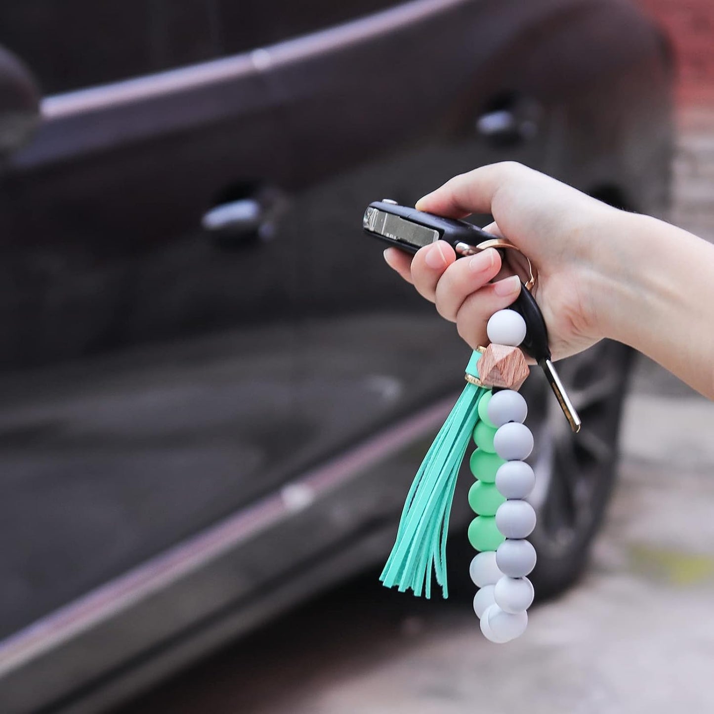 Wristlet Keychains Bracelet, Key Ring Bracelet, Tassel Silicone Beaded Key Chains for Women