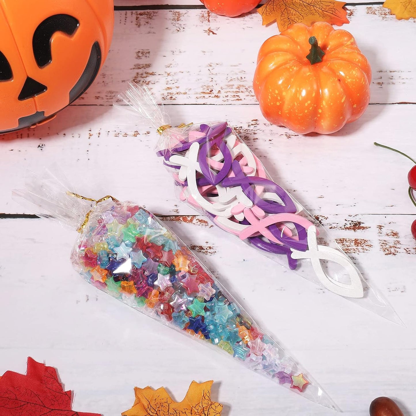 200 Pcs Clear Cone Bags Triangle Goody Bags Plastic Bags with Twist Ties Clear Cello Cellophane Bags Transparent Party Treat Sweets Bags for Baking Candy Wrapping