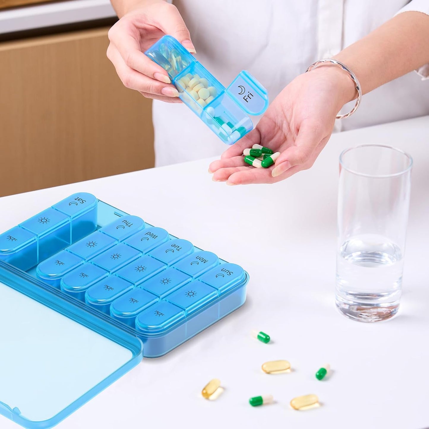 7 Day Pill Box 3X a Day, Large 21 Compartment Pill Organizer with Separate Container, Portable Travel Pill Case for Medication, Vitamins, Fish Oil and Supplements