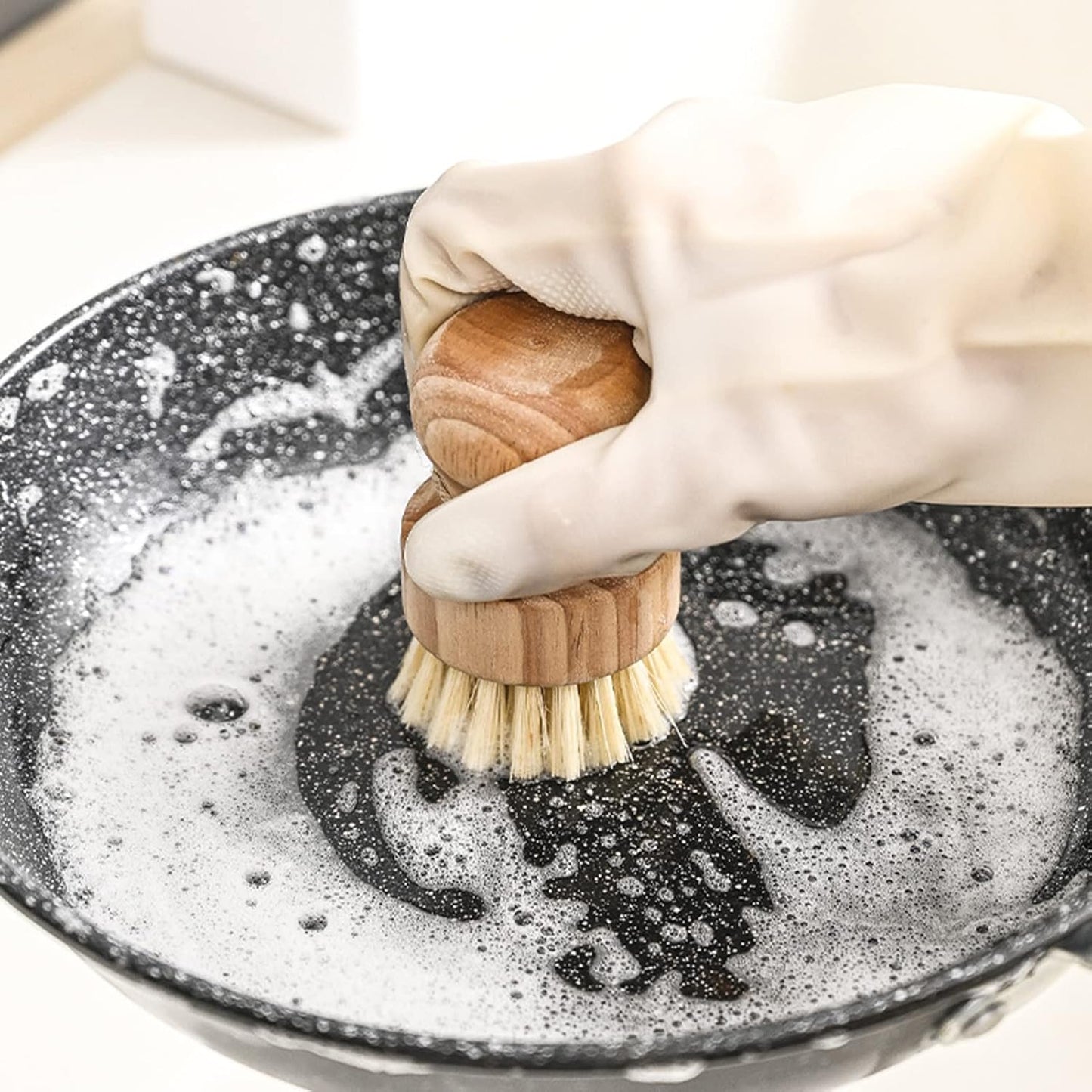 Dish Scrub Brush Dish Scrubber, 4 Packs Natural Bamboo Dish Brush Full Circle Palm Scrub Brush for Cleaning Pots Pans Vegetables (3.12 x 2.2 in)