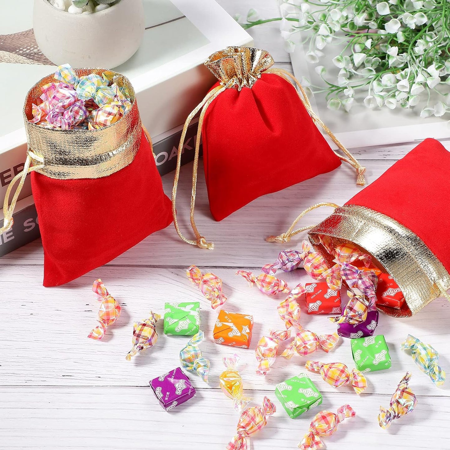40 Pieces Christmas Velvet Jewelry Bags with Drawstrings Mini Pouches Golden Soft Velour Packaging for Candy Present Wedding(4.7 x 5.9 Inch,Red Golden) -