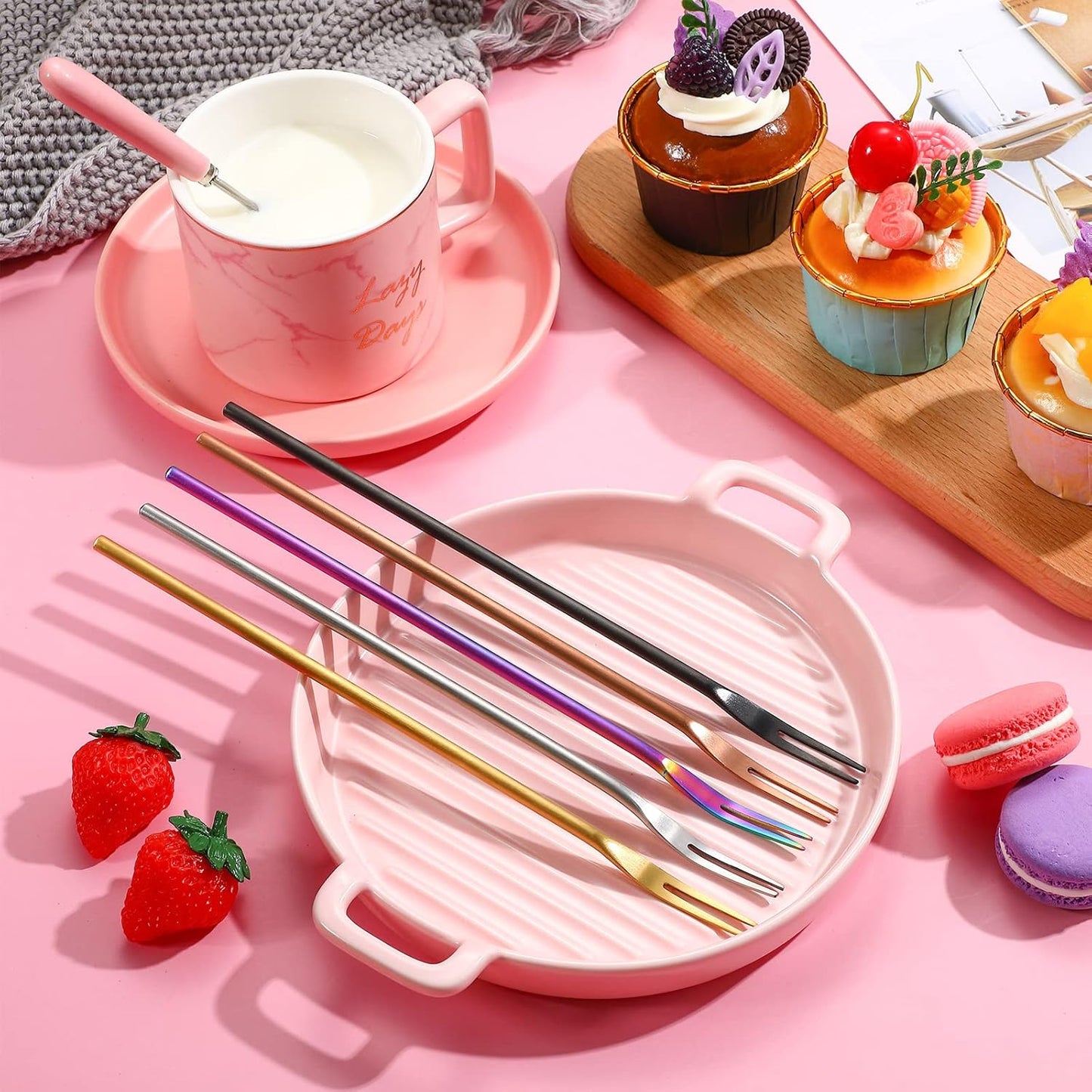 Vorken - 5 pieces - Augurkenvork - 8.66 inches - Long steel - Olive fork - 304 stainless steel - Augurkenprikker - Gripping tool - For making cocktails, desserts, fruit - 2 prongs - 5 colours