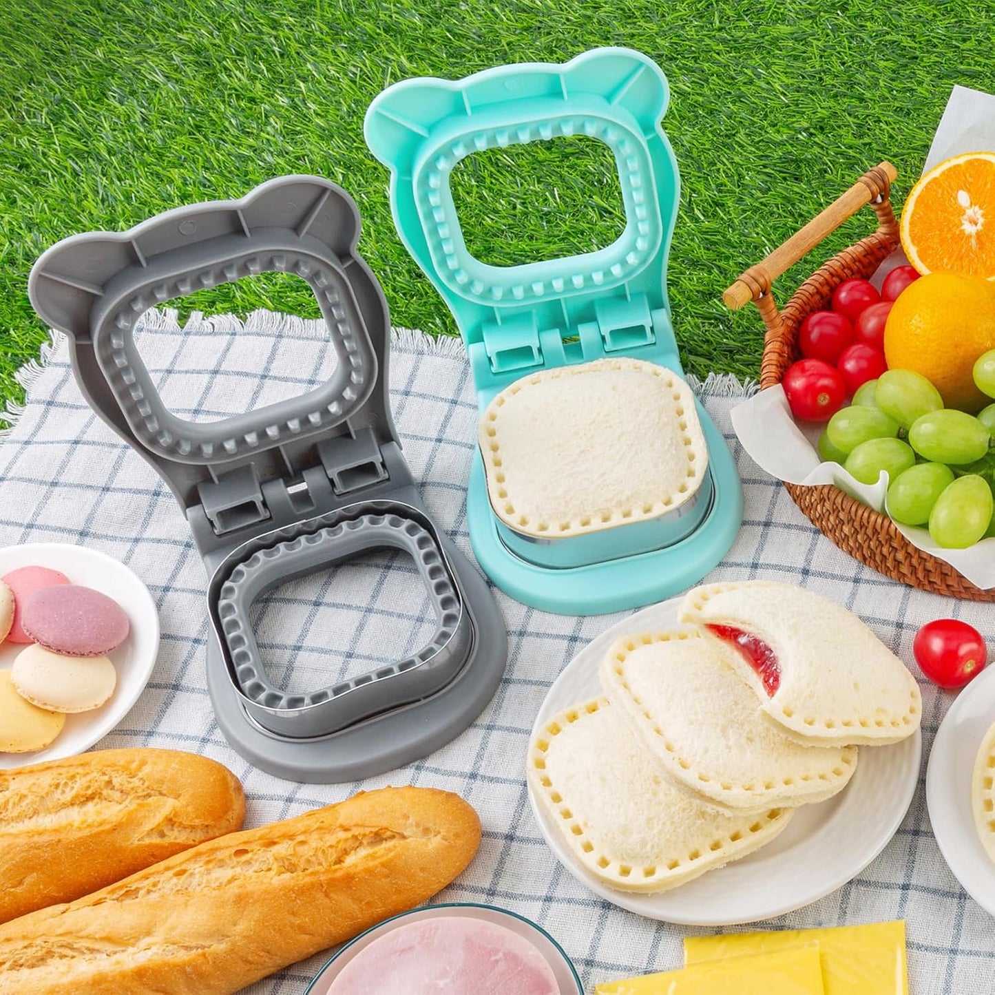 Sandwich Cutter/Sealer - Making Bread - DIY Bread - Square - Stainless Steel - Bread Cutter - Suitable for Kids - Boys & Girls - Lunch & Breakfast