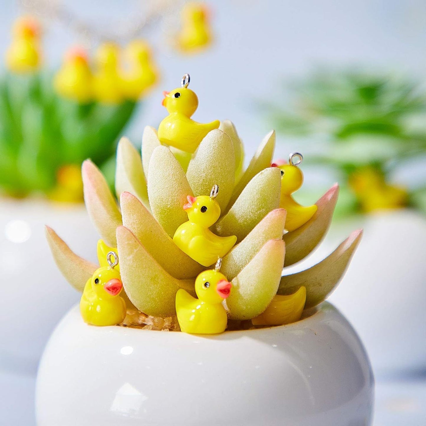 40 Pcs Mini Resin Duck Charms Pendants indings Beads or Women Adult Jewelry Making DIY Bracelet Necklace Earrings Keychain Crats Gits Party avors(Yellow,Classic)