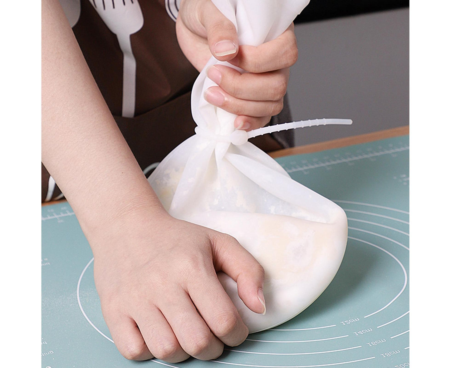 Kneading Dough Bag Food Grade Non-stick Silicone Non-deformation Flour Mixing Bag Baking Tool-L