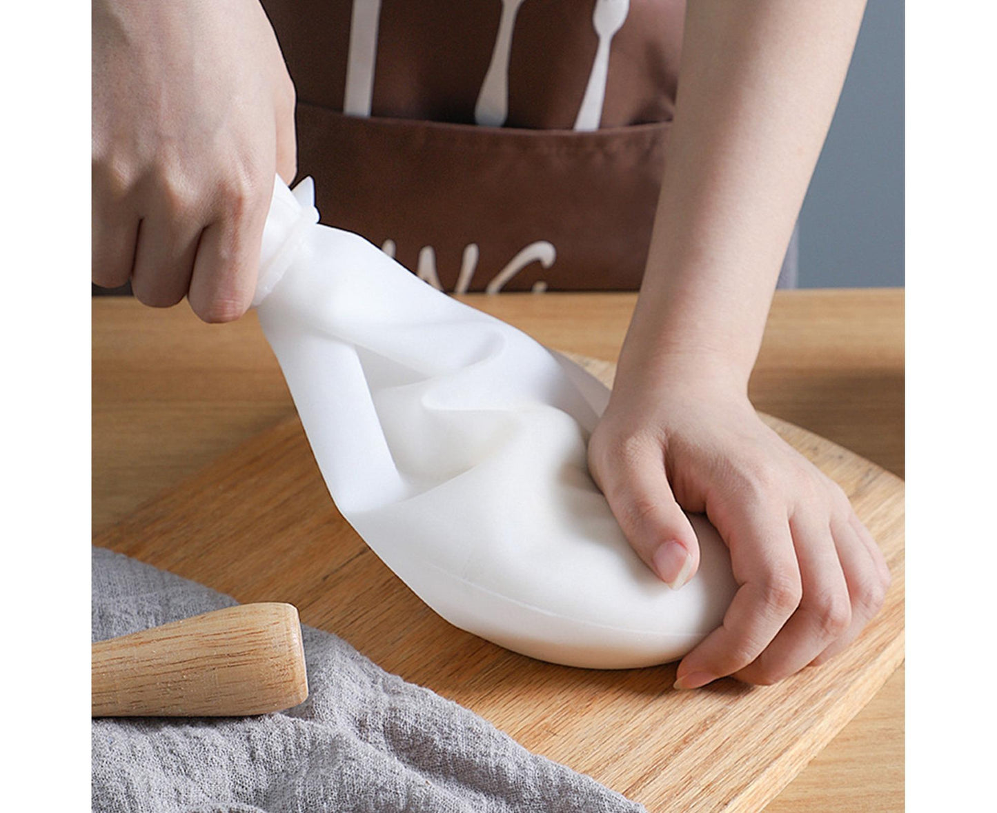 Kneading Dough Bag Food Grade Non-stick Silicone Non-deformation Flour Mixing Bag Baking Tool-L