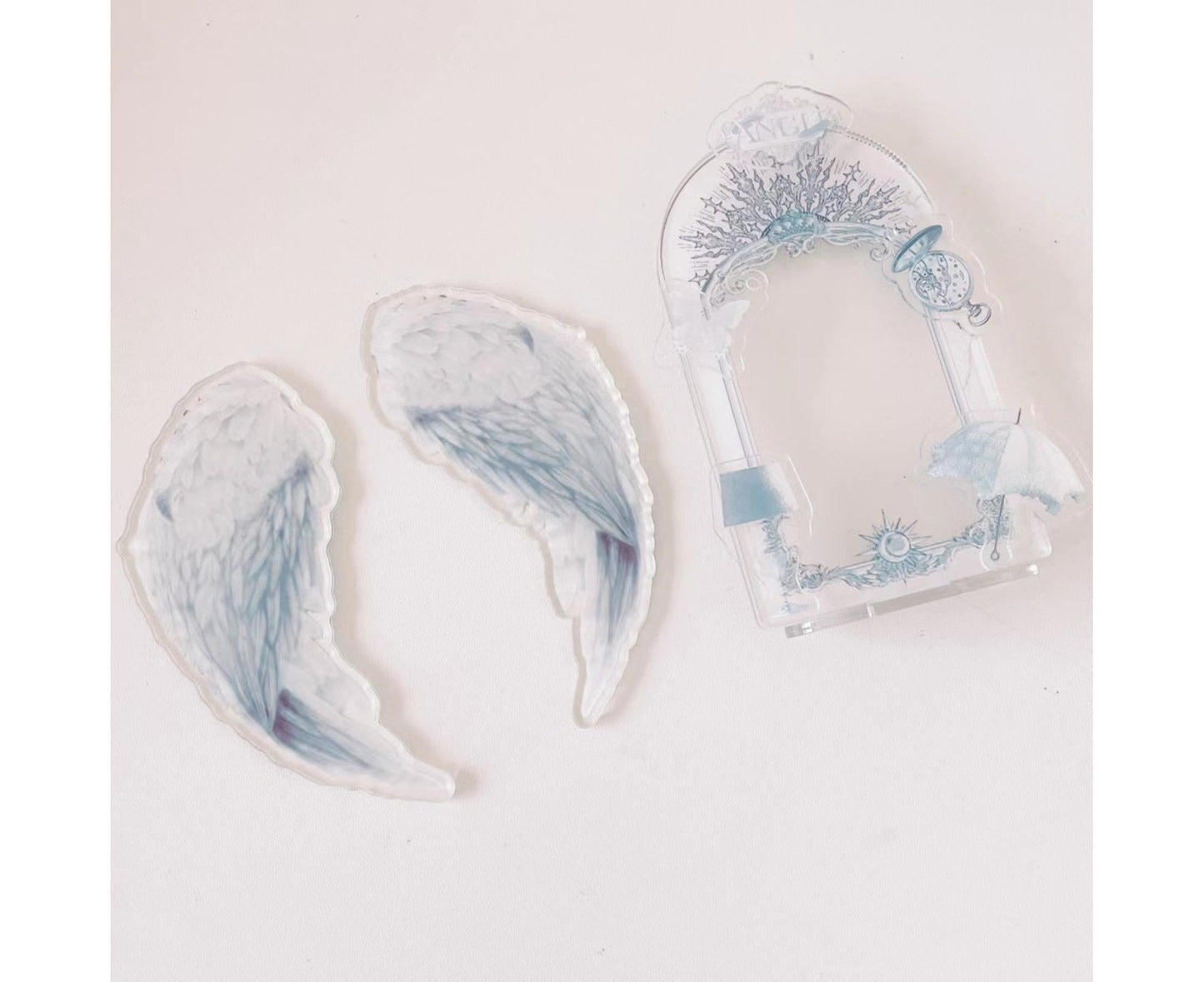 Acrylic Photo Frame Creative Devil Wings Replaceable Album Postcard DIY Storing Desktop Display White/Black 3 Inch Picture Holder Ornament Birthday Gift - White