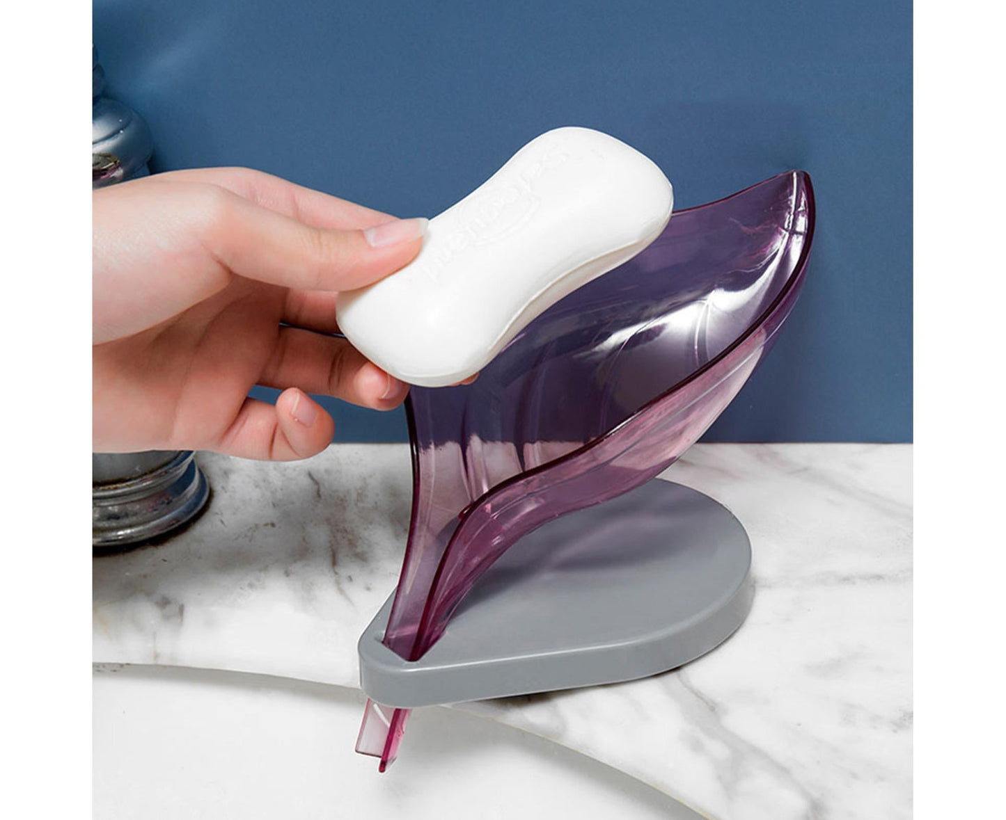 Soap Holder Drainage Design Leaf Shape Solid Color Punch-free Great Stickiness Storage Soaps Sturdy Structure with Sucker Soap Plate Bathroom Stuff - Purple
