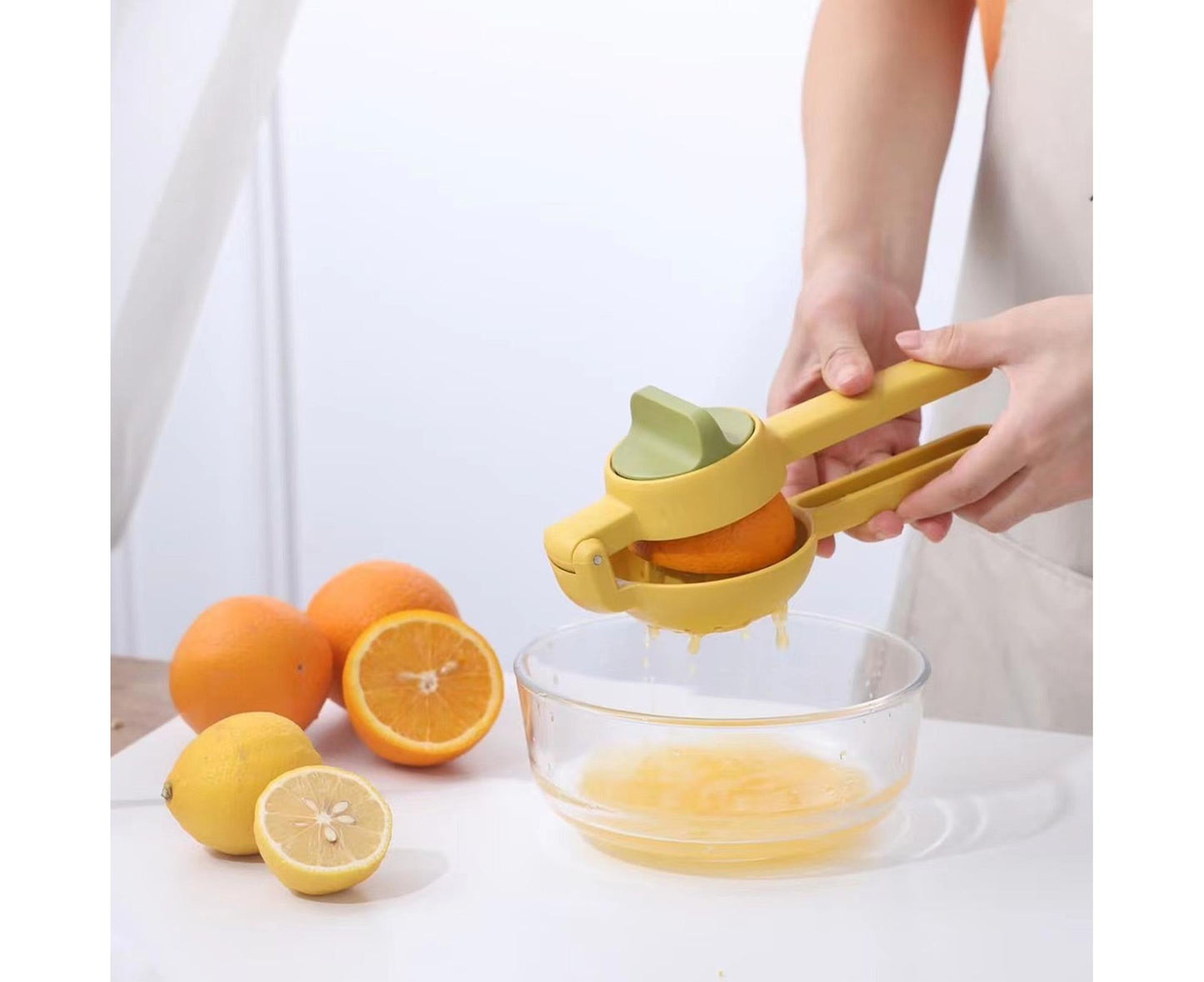 Lemon Squeezer, Multifunctional Plastic Portable Juicer for Fruit, Home Use, Yellow