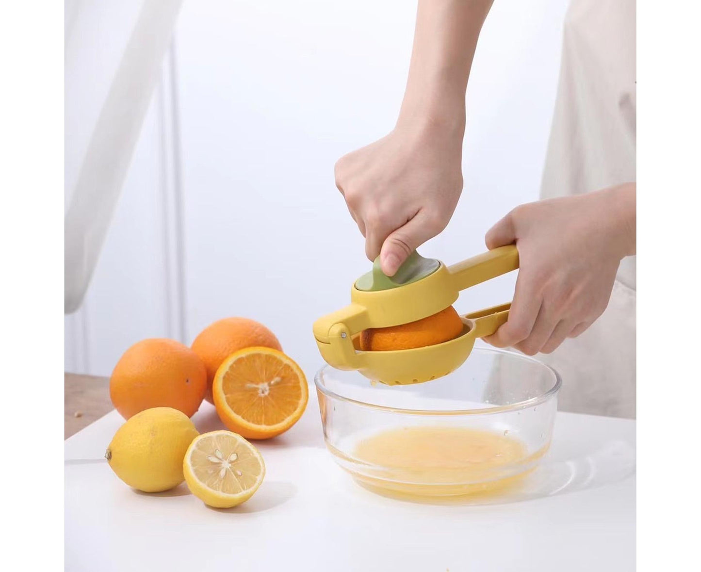 Lemon Squeezer, Multifunctional Plastic Portable Juicer for Fruit, Home Use, Yellow