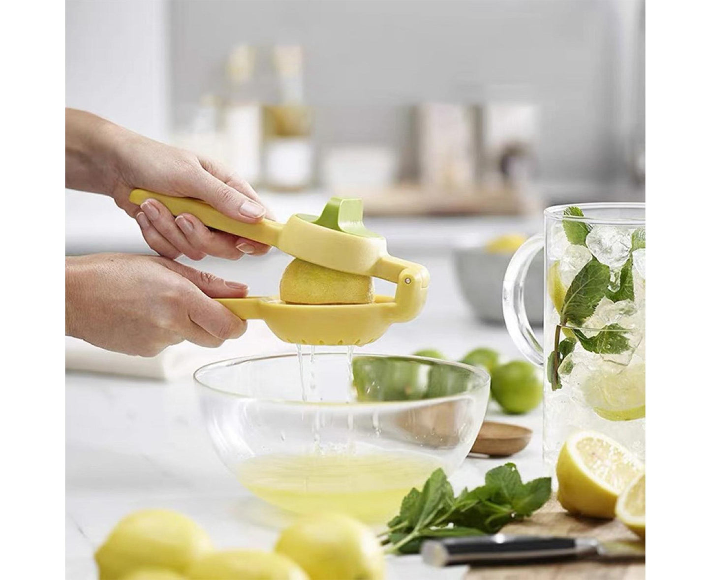 Lemon Squeezer, Multifunctional Plastic Portable Juicer for Fruit, Home Use, Yellow