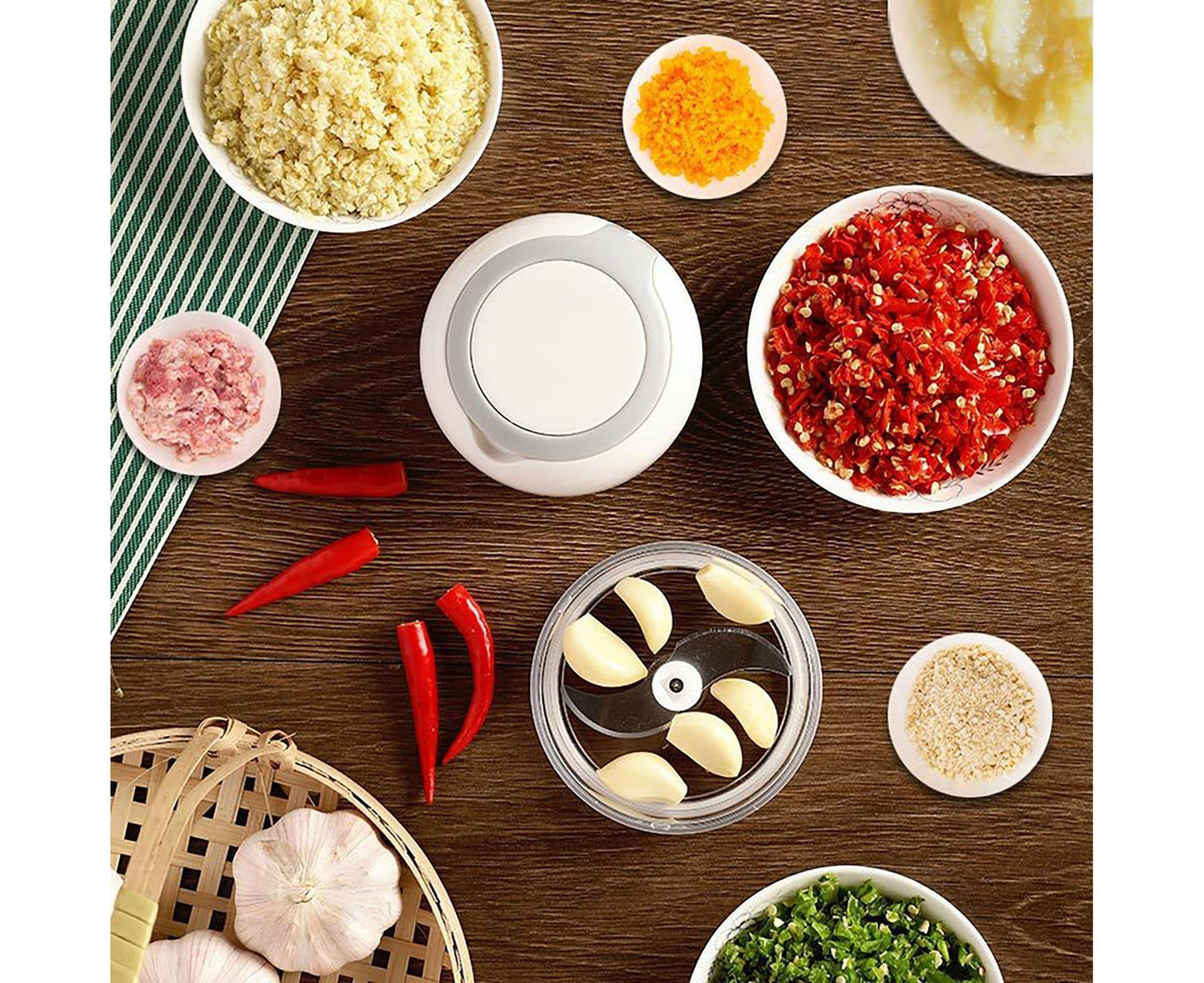 Effective Garlic Blender Multi-use PP Practical Food Grade Materials Garlic Chopper for Home-White