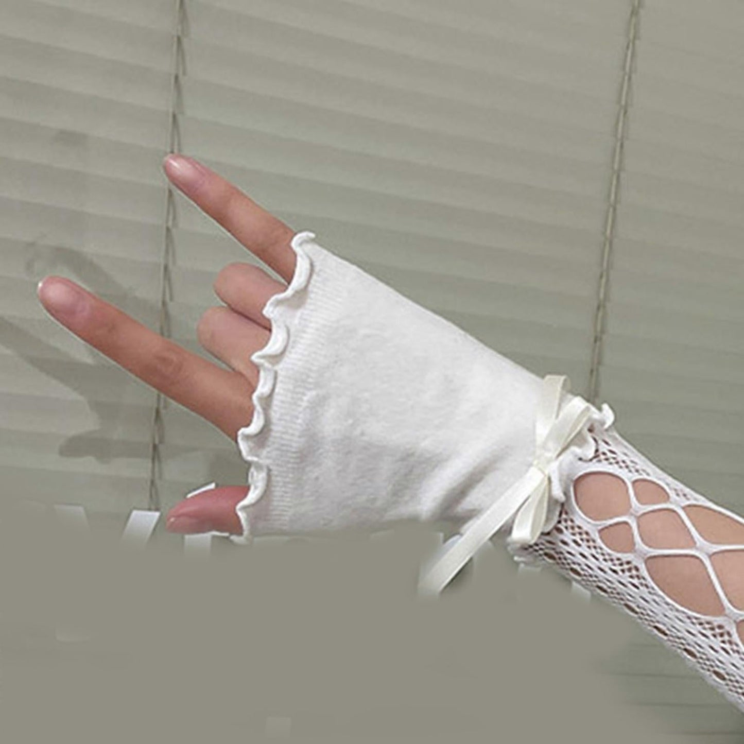 2000s Hollow Lace Up Arm Sleeves Summer Cooling Fashion White