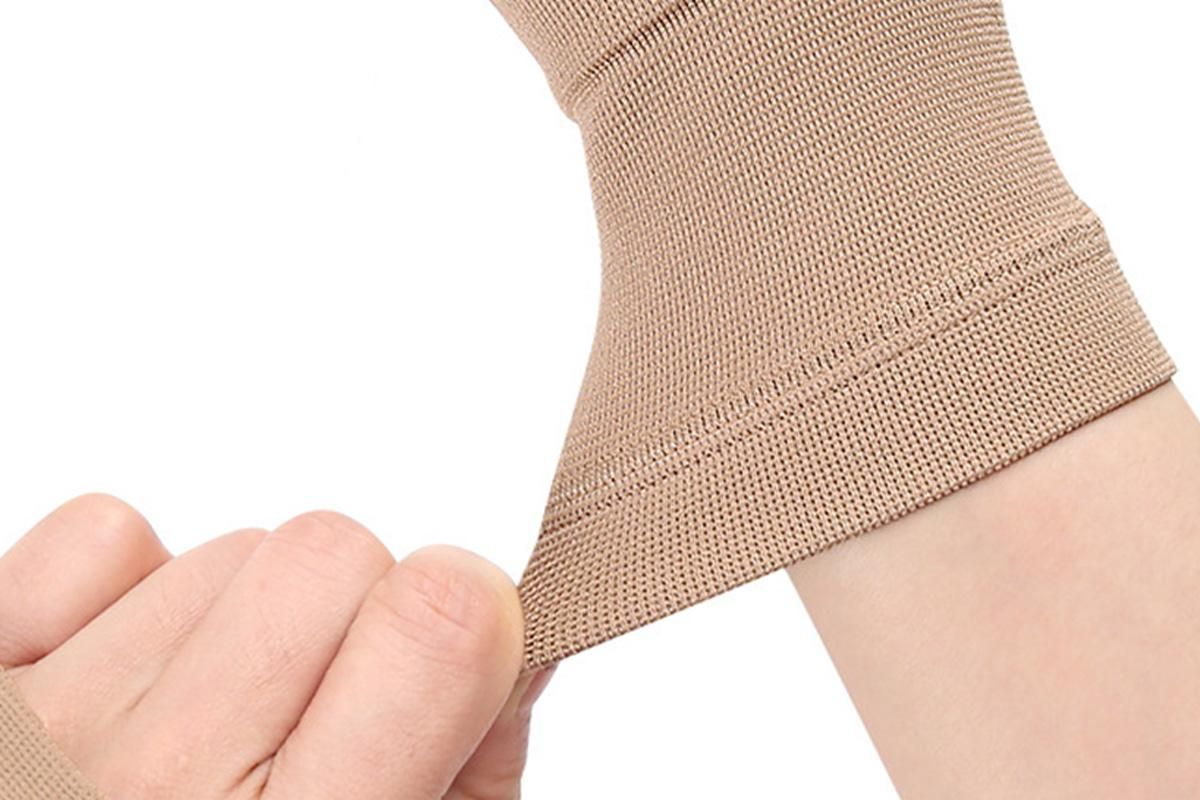 1Pair Wrist Brace Glove Sport Wrist Support for Fitness Weightlifting Skin Tone - S