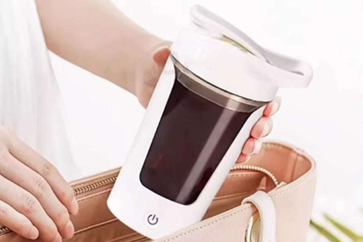 Electric Shaker Bottle USB Rechargeable Protein Mixer Cup Auto Blending Mug - White