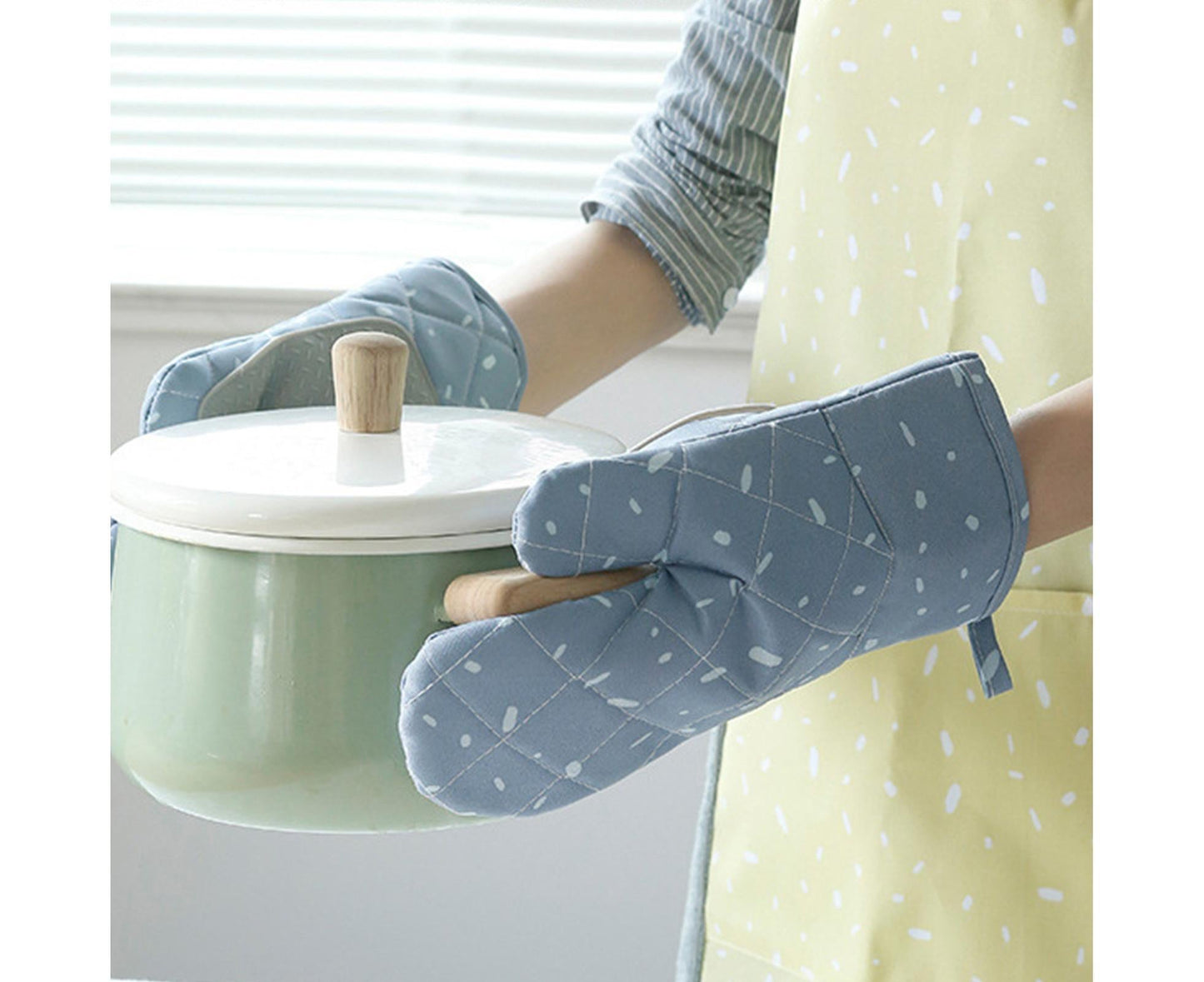 1 Pair Oven Gloves Anti-sbabies Heat Insulation Fabric Thicker Baking Mitts for Kitchen-Blue
