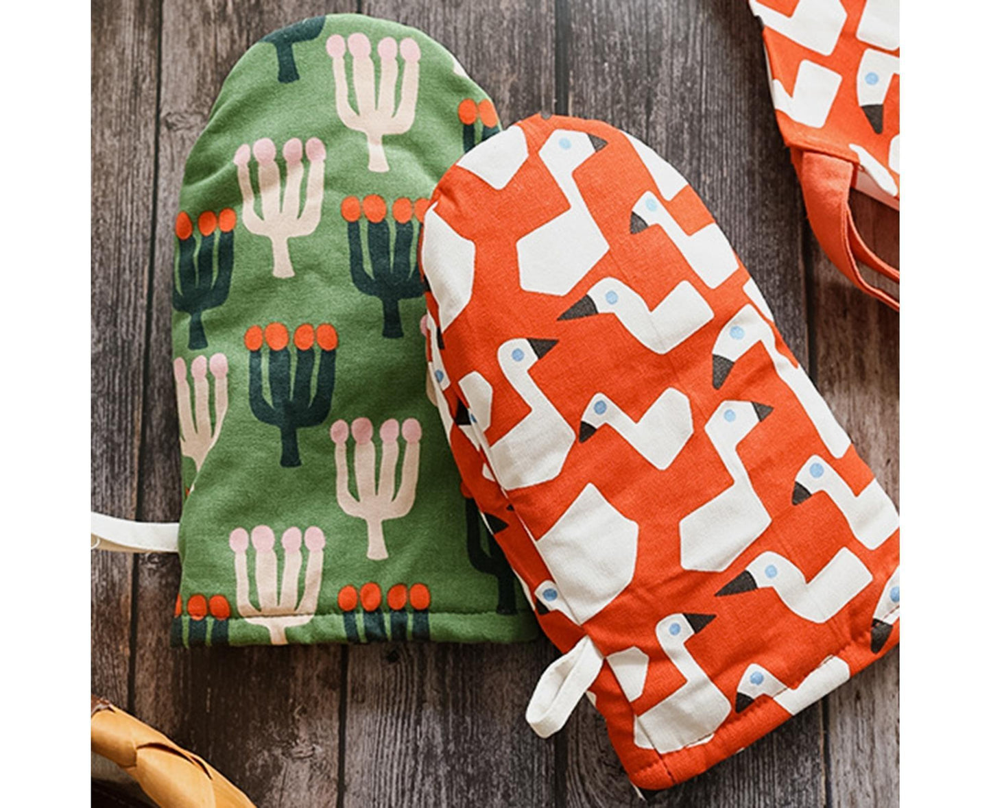 Microwave Oven Anti-scald Glove Kitchen Baking Heat Resistant Non-slip Mitten-Orange