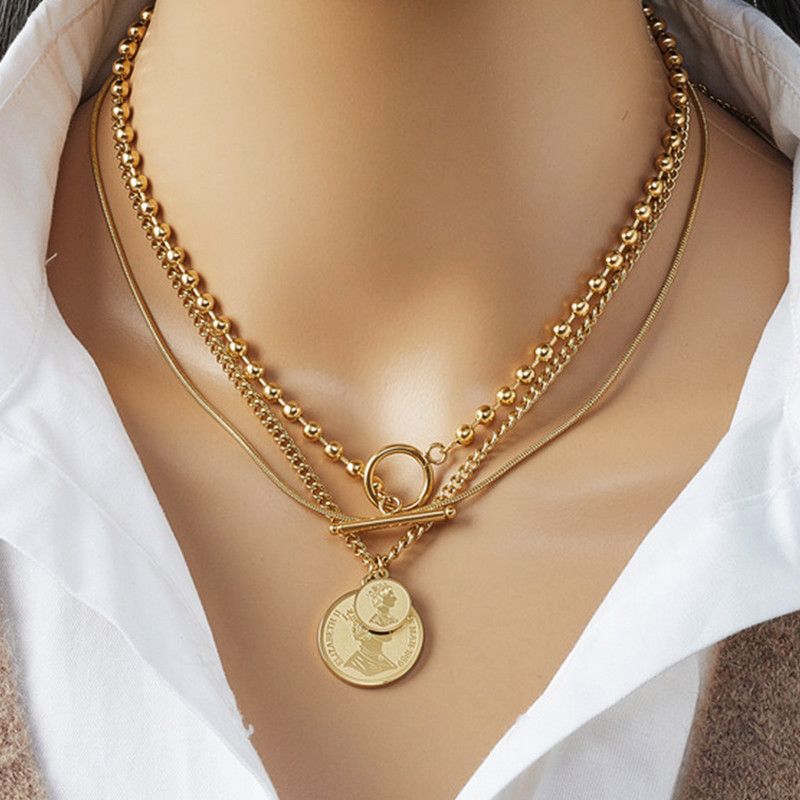 Retro Queen Pendant Layered Necklace, 18K Gold-Plated Titanium Collar Necklace, Women's Fashion Necklace