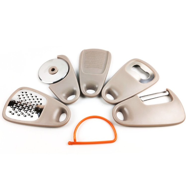 5 In 1 Portable Kitchen Gadget Set, Stainless Steel Pizza Cutter, Peeler, Cheese Grater, Garlic Grinder & Bottle Opener Multi-function Kitchen Tools