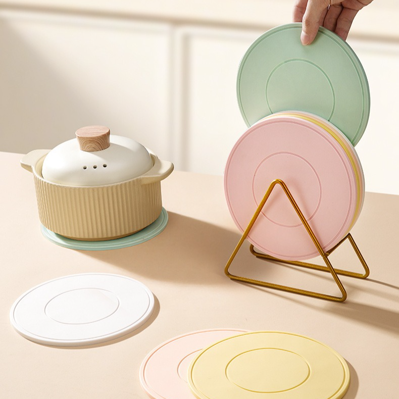 Food-Grade Silicone Heat-Resistant Trivet, 16cm Non-Slip Table Mat, Snowflake Hollow Hot Pot Coaster—Yellow