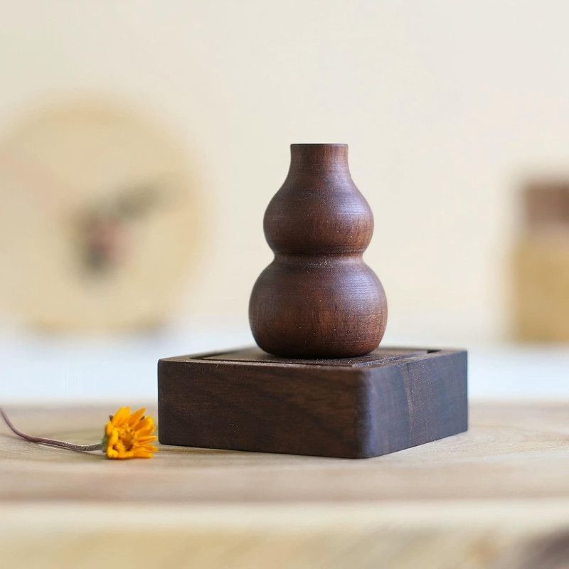 Wooden Diffuser for Car Aromatherapy Wooden Essential Oil Diffuser Tumbler-Shaped Walnut Wood Aromatherapy Diffuser for Home and Office Decoration (Gourd)