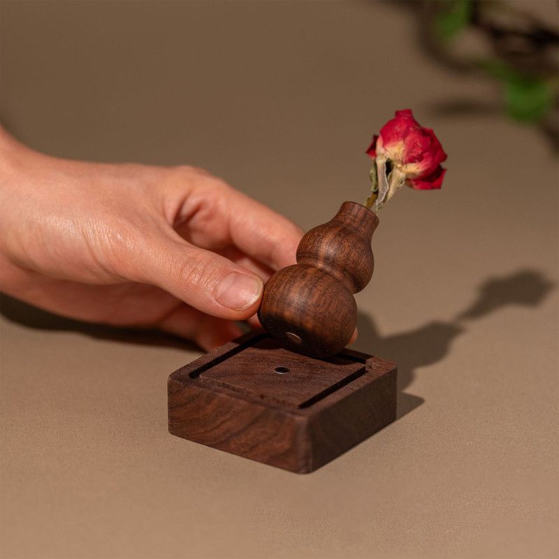 Wooden Diffuser for Car Aromatherapy Wooden Essential Oil Diffuser Tumbler-Shaped Walnut Wood Aromatherapy Diffuser for Home and Office Decoration (Gourd)