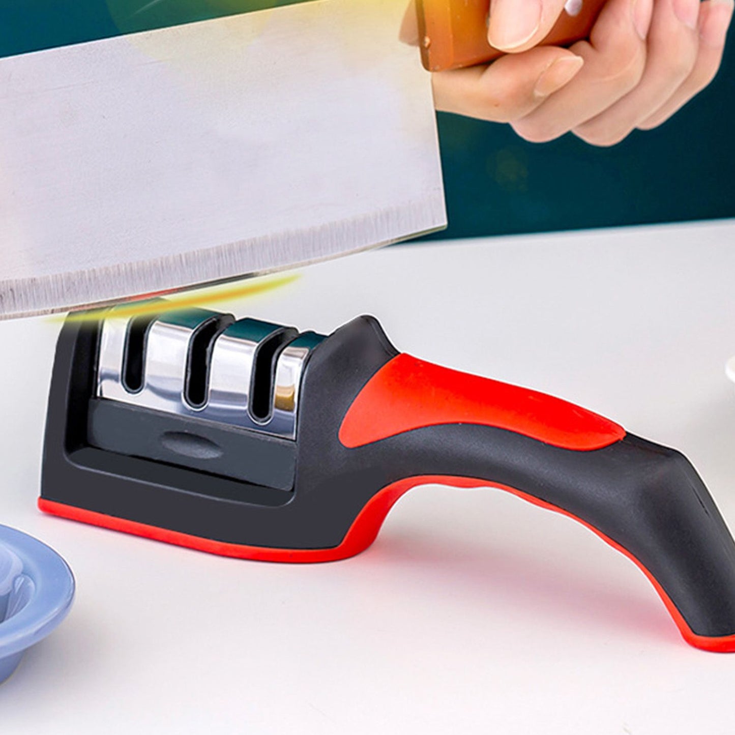 Handheld Knife Sharpening Tool 3 Segments Red and Black Multipurpose Knife Sharpener for Kitchen