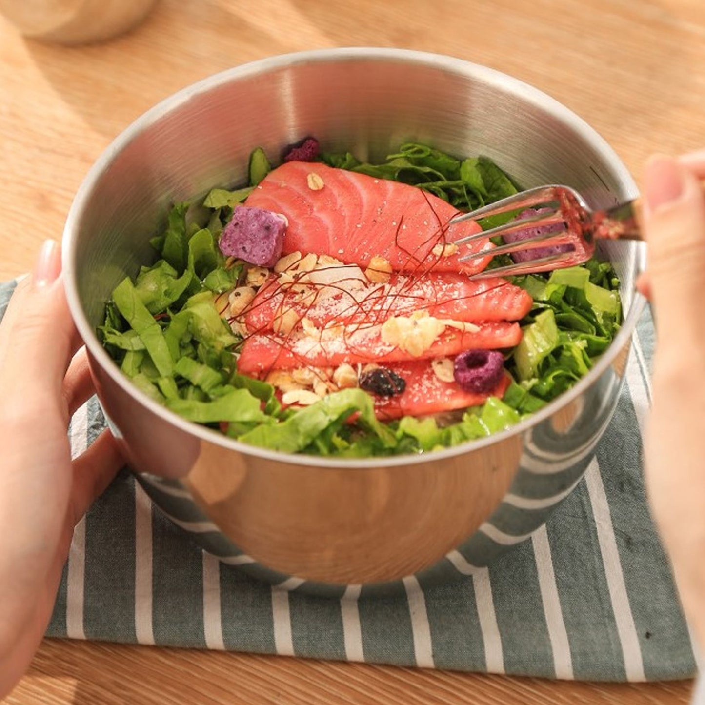 Mixing Bowl Refrigerator Dishwasher Safe Thick 304 Stainless Steel Serving Bowl with Scale for Salad Fruit Baking Type A