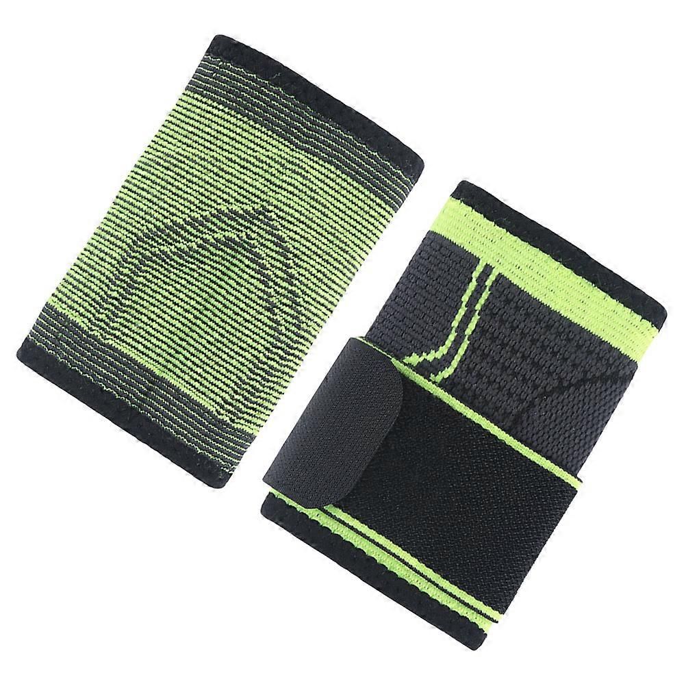 Adjustable Compression Wrist Support Brace, Breathable Wrist Wrap for Running, Gym, Weightlifting, Tennis & Sports Training - M