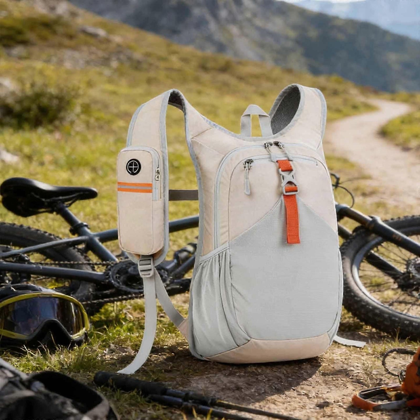 Hiking Backpack, Travel Backpack, with Adjustable Shoulder Strap, Hiking Daypack - Beige