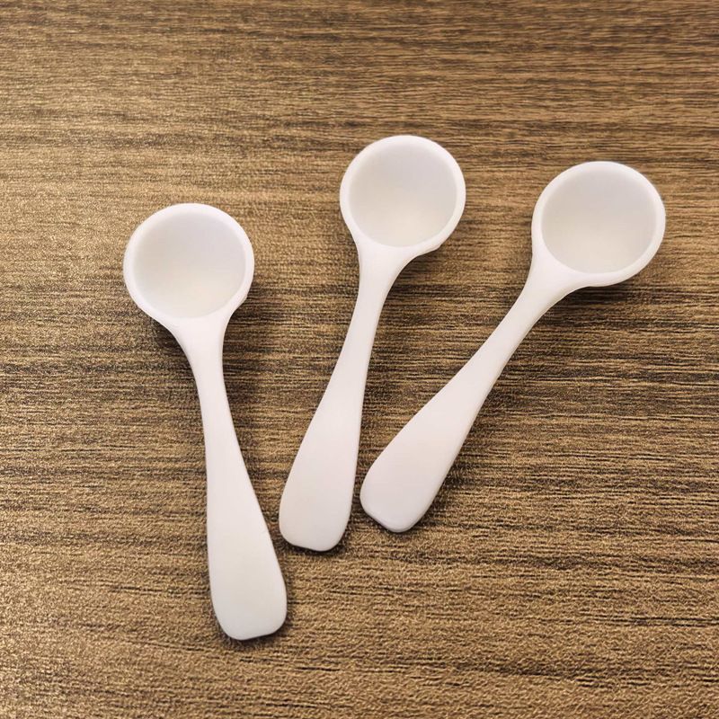 Yumi Plastic Measuring Spoon 1g2g3g5g10g15g 0.5g curved short handle 6*1.8*0.9cm white
