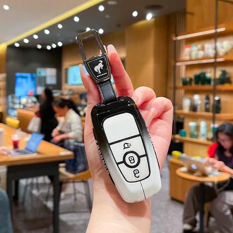 Fragrant car island Jiangling Liema Key Case 3 Button Standard 3-button gradient black and white single bag + metal buckle