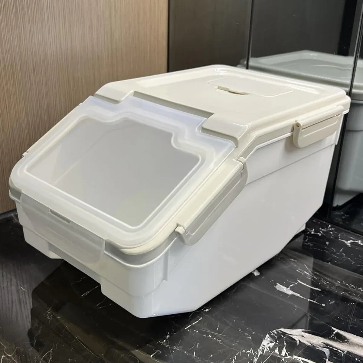Large Capacity Cat Food Storage Bin Airtight Moisture Proof For Indoor Pet Use