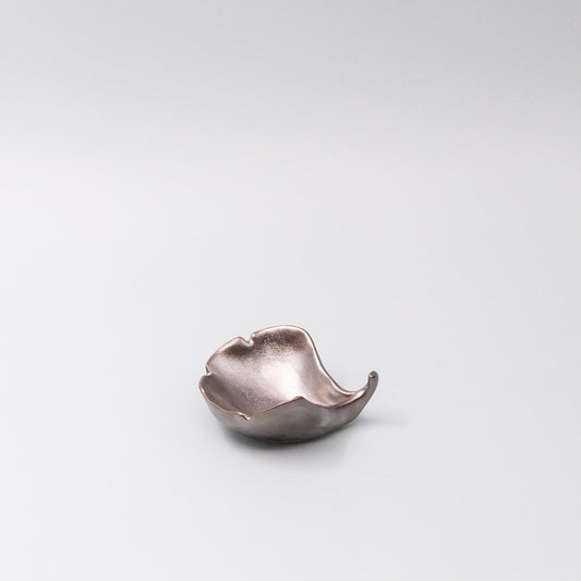 Gingko Leaf Sauce Dish 30ml Metallic Lustre Glaze