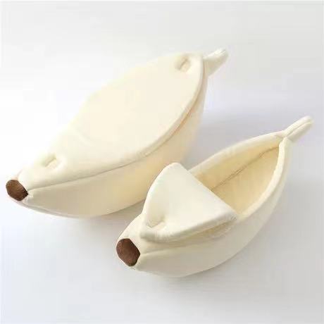 Beige Cozy Banana Peel Pet Bed - Plush & Warm Cave House for Cats & Small Dogs (Medium)