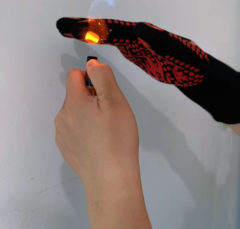 Black a Pair Of Extreme Heat Resistant BBQ Gloves (500°C) - Aramid Fiber with Non-Slip Silicone Grip for Grilling & Oven Use