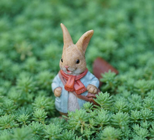Garden Style Backpack Bunny Succulent Planter Decoration – Cute Rabbit Animal Figurine Resin Craft for Balcony and Pot Plant
