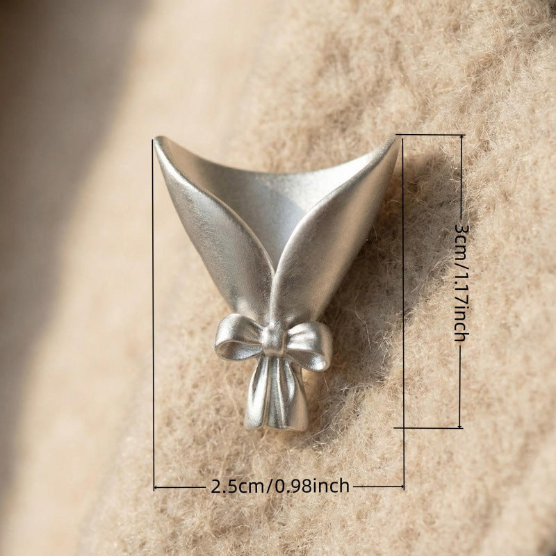 Handcrafted Ikebana Vase Necklace - Elegant Minimalist Wearable Art, Creative Gift for Mother