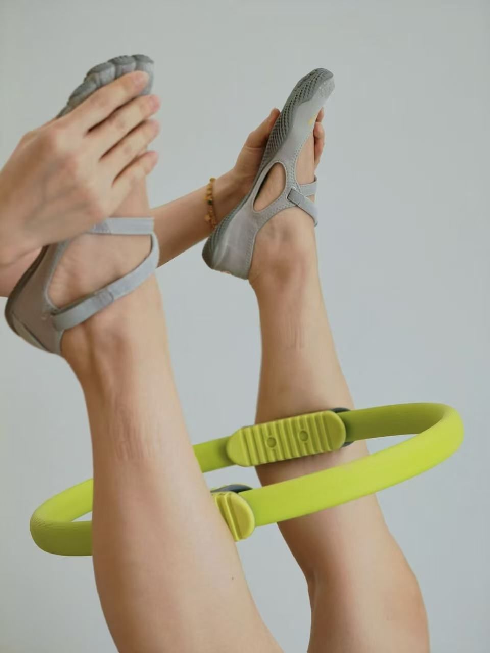 Grey Breathable High-Grip Five-Finger Yoga & Pilates Shoes (Foot Length 25 CM) - Professional Training Footwear for Natural Toe Splay & Barefoot Feel