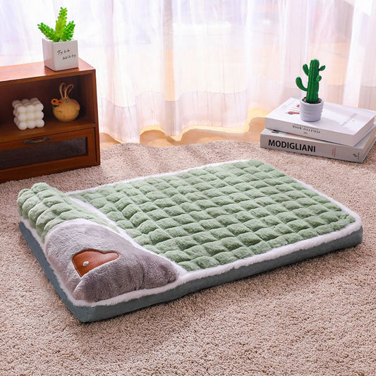 Green M size Luxury Plush Pet Sleeping Mat, Thickened Warm Pet Bed Cushion for Dogs and Cats, Soft Fabric Pet Sofa Pad with Non-Slip Waterproof Base