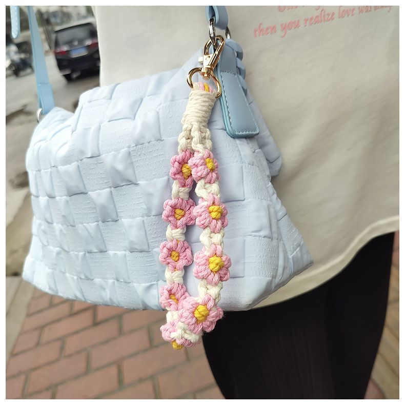 Pink Boho Daisy Handmade Braided Wrist Strap Keychain – Floral Crochet Keyring with Zinc Alloy Hook (Lightweight 21g Travel & Fashion Accessory)