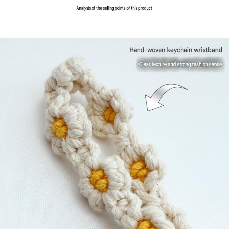 Green Boho Daisy Handmade Braided Wrist Strap Keychain – Floral Crochet Keyring with Zinc Alloy Hook (Lightweight 21g Travel & Fashion Accessory)