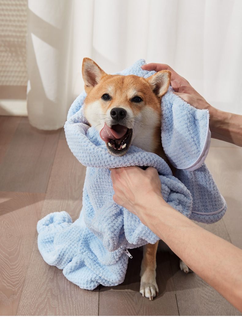 Pet Wearable Bathrobe Towel (Size L) - Quick-drying, absorbent full-body cover with hood and zipper, suitable for dog and cat grooming